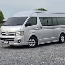 Metabus: Two Vans Toyota Commuter (two), 2017