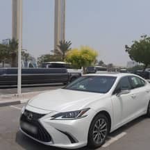 Lexus ES, 2022