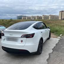 Tesla Model Y, 2024