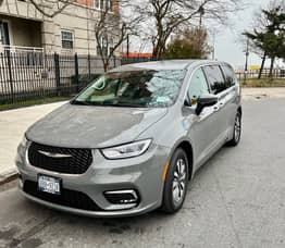 Chrysler Pacifica, 2023