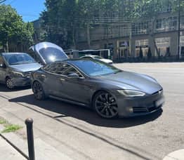 Tesla Model S, 2019